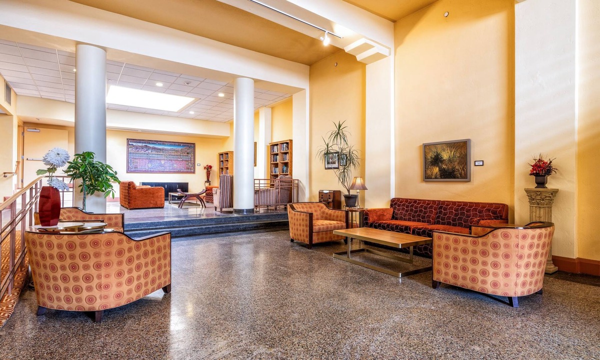 Tyrone Hotel | Murray Hotel