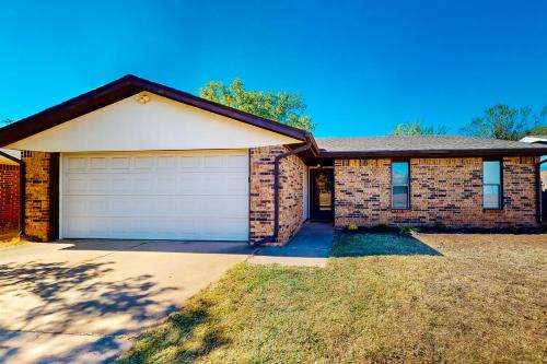 Stillwater House | Near OSU Campus! 'Casa de Cowboy' in Stillwater