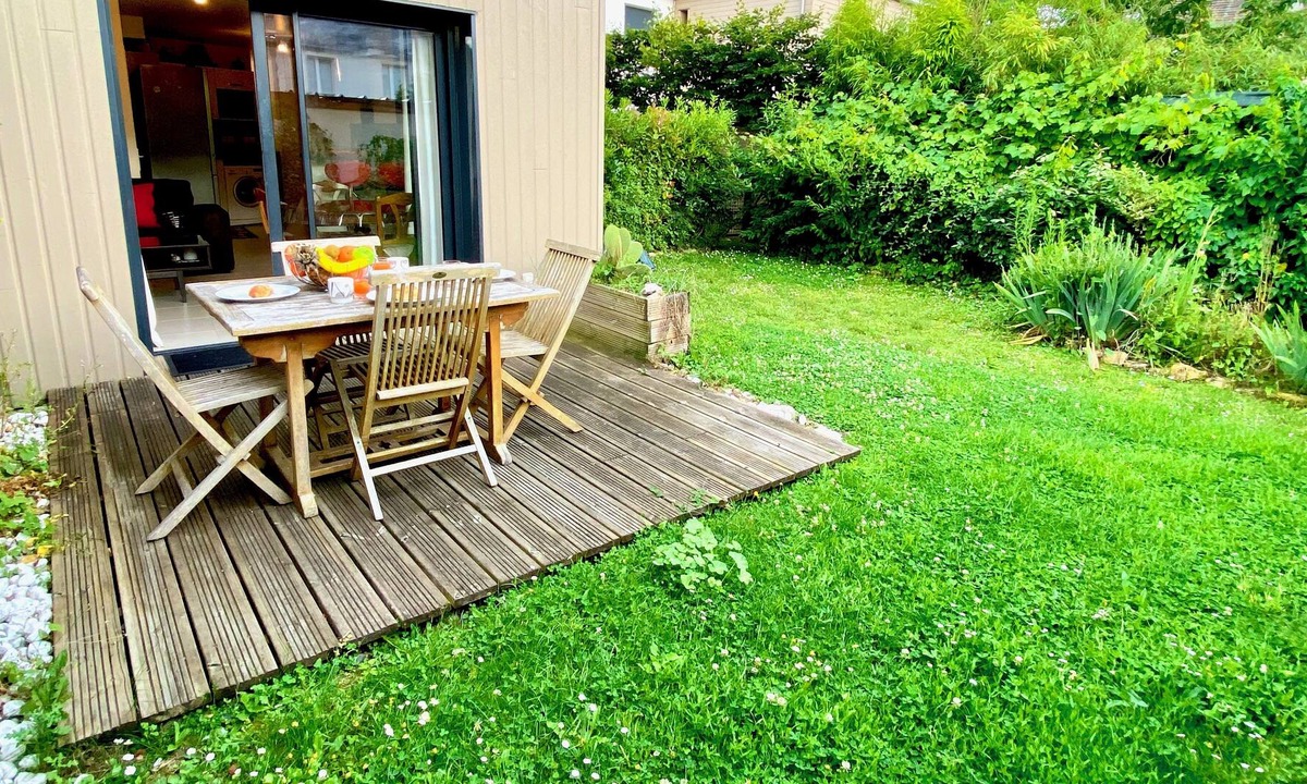 Saint-Julien Apartment | Neptune YourHostHelper