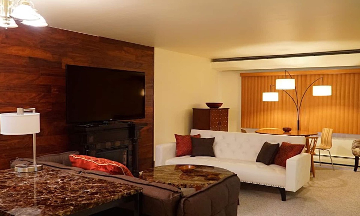 Ottawa Condo | New Furnished Westgate Condo - University - Toledo Hospital