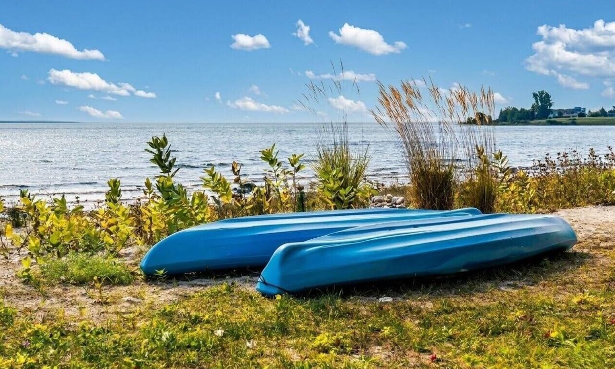 St Ignace House | *NEW*Lakeside Retreat~Mackinac Island Direct View!
