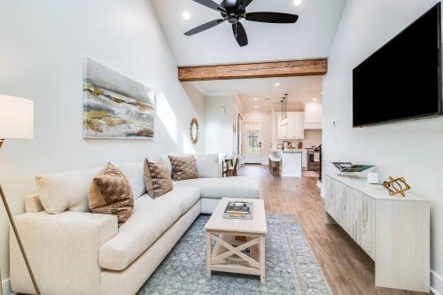 Lafayette House | New modern home with Cajun flair