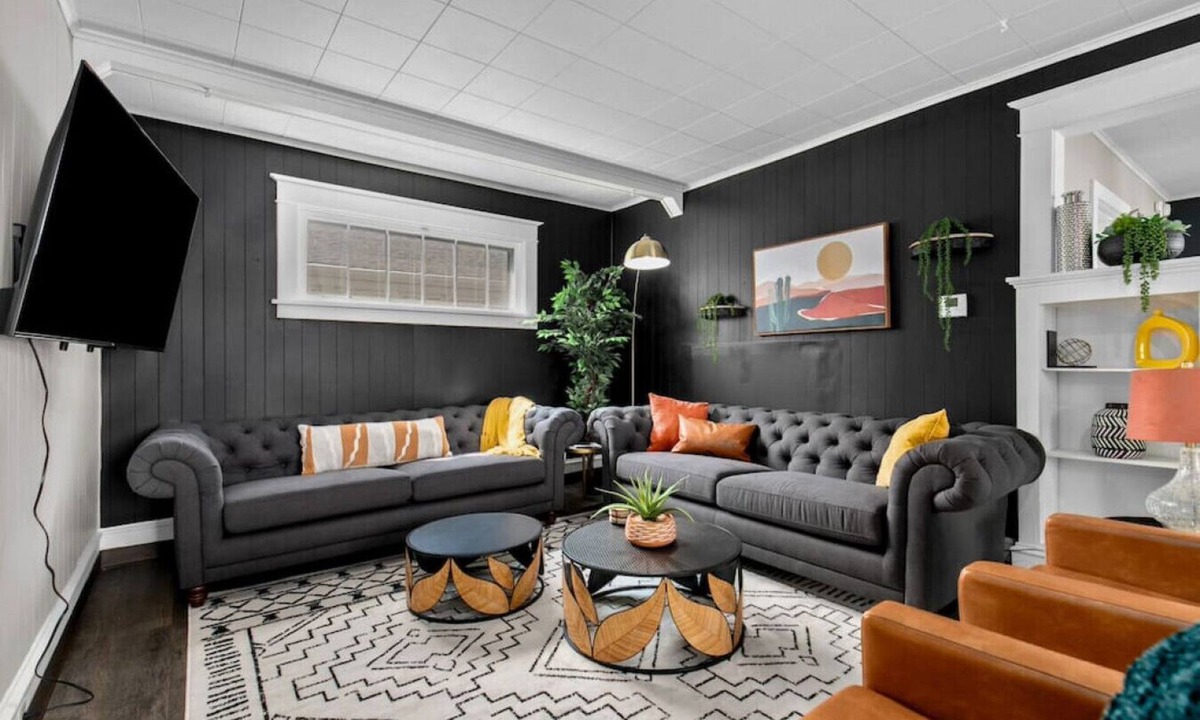 Oshkosh House | NEW! Sleeps 13! Convenient&Close
