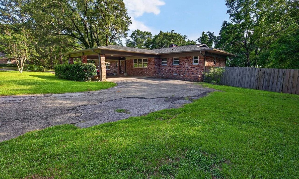 San Luis House | NEW! Sprawling 5BR Oasis Near FSU & Trails