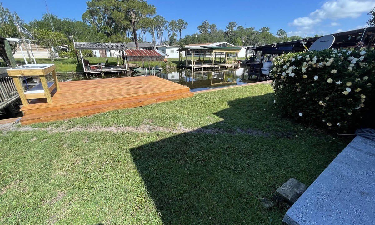Lake George House | Nice quiet home just minutes by boat to Silver Glen, Salt Springs