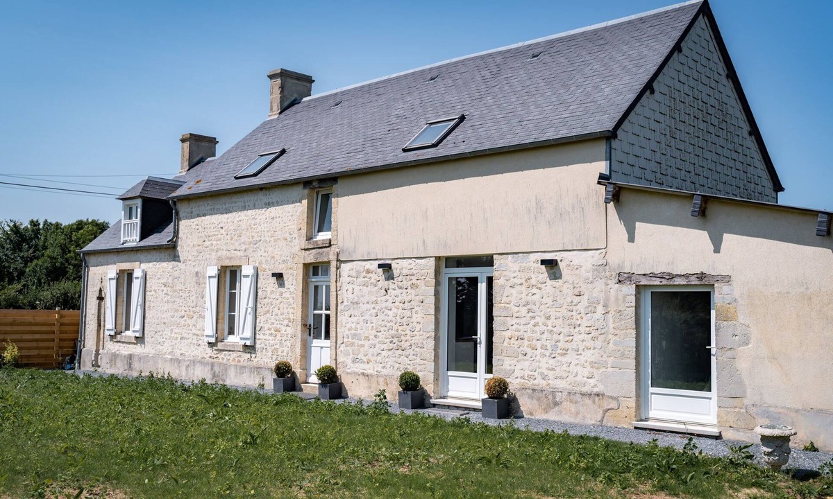 Canchy Cottage | No.2 By the Fields — Authentic Norman Cottage at the Heart of History