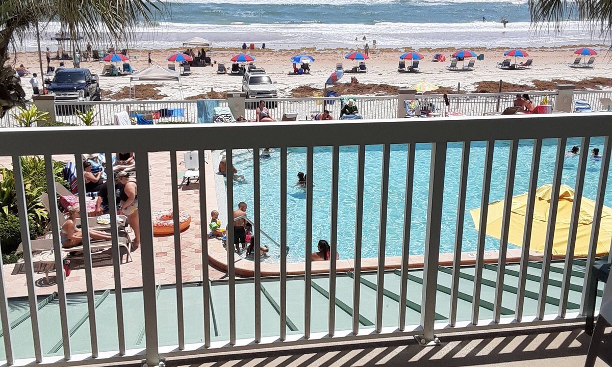 Ortona Park Condo | Ocean Front Condo. Magnificent Beach View.1B 1B Sleep 4. Hot tab & 2 pools open