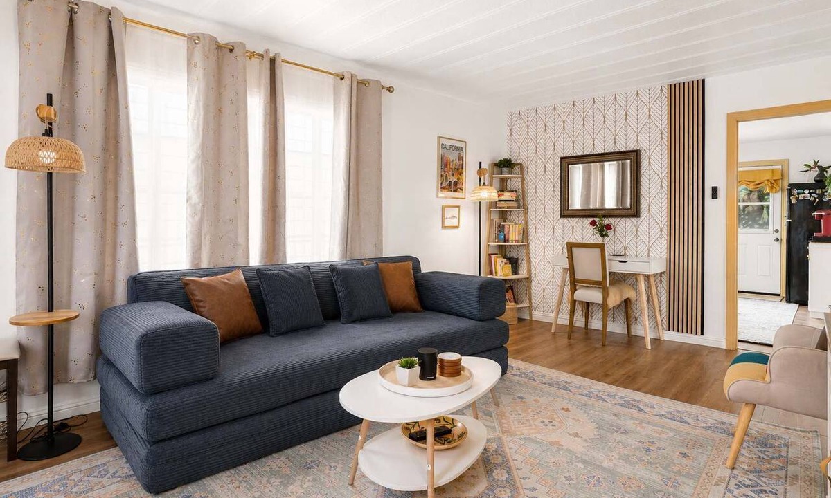 Sharp Park Apartment | Ocean Glimpse Coastal Retreat w/ Patio Walk to Beach & Cafes