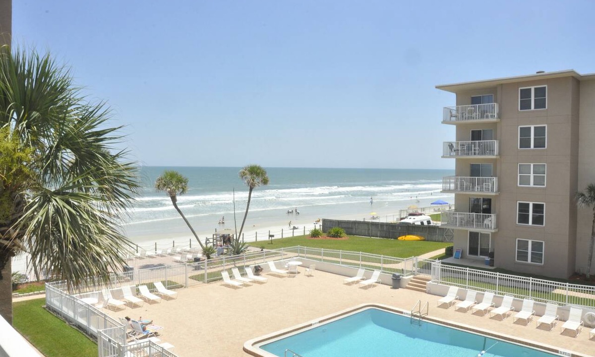 New Smyrna Beach Condo | Ocean View! 2bed/2ba condo in NewSmyrna on no drive beach!
