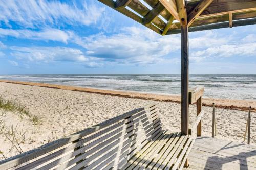 Marineland Acres House | Ocean Views + BBQs: Group Getaway in Palm Coast!