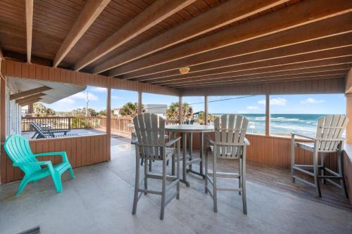 St. Augustine House | Oceanfront Beach House in St. Augustine | Sleeps 10