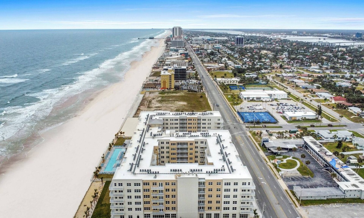 Daytona Beach Condo | Oceanfront Oasis Daytona Beach 3BR/2BA - Road View #345