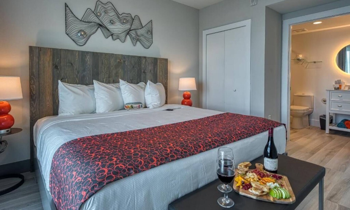 Treasure Island Hotel | Oceanfront Paradise - Steps from Miami's Glam South Beach
