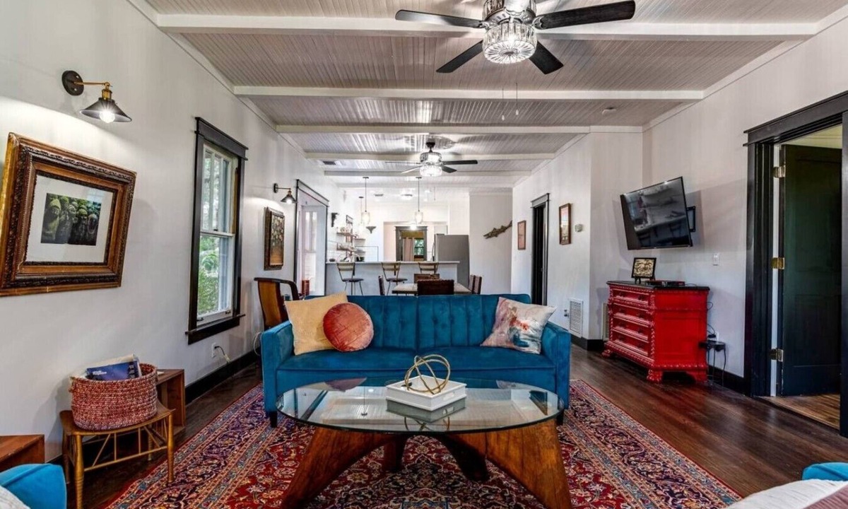 Sunny Point House | Old Florida Charm Arts District 3br Steps to River
