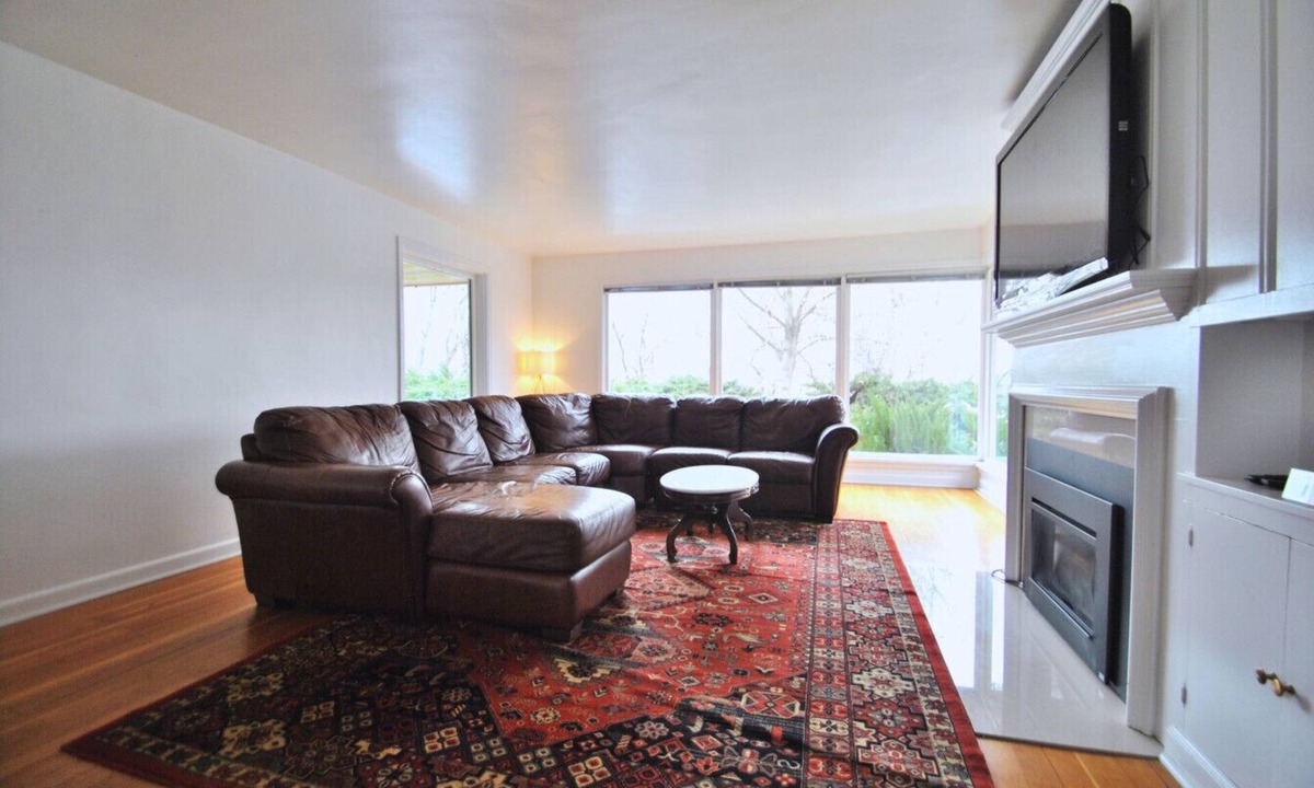 Logan House | Old Main Terrace: Peaceful Retreat Minutes from Utah State University & Downtown Logan