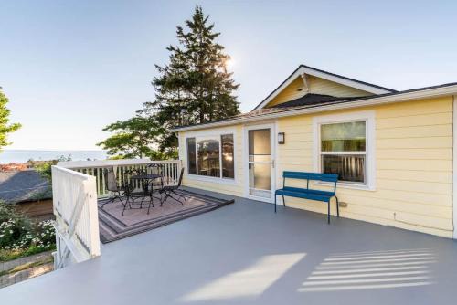 Richmond Beach Apartment | Orca Haven - 2BR with Scenic Views in Richmond Beach