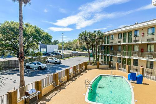 Mobile Hotel | OYO Hotel Mobile, AL I-65 at Airport Blvd