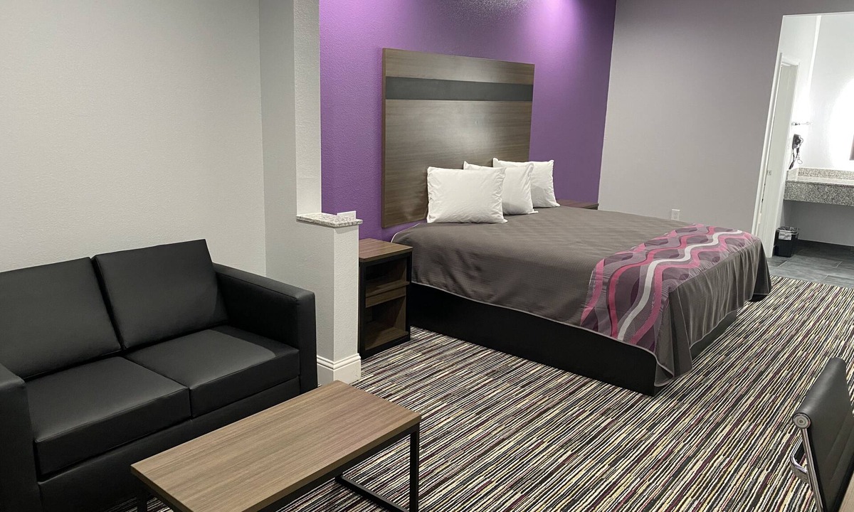 Barrett Hotel | Palace Inn Crosby