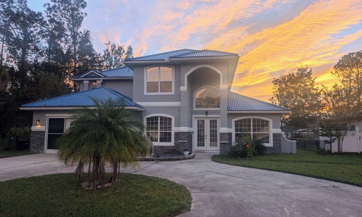Indian Trails House | Palm Coast Oasis: Solar Pool, Spa, Sauna & Sunroom