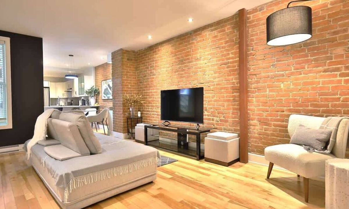 Sainte-Marie Apartment | Panet – Chic 3BR Apt with Exposed Brick wall