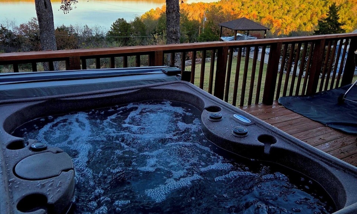 Mountain Home Condo | Panoramic Lake View Condo #14 w/Private Hot Tub