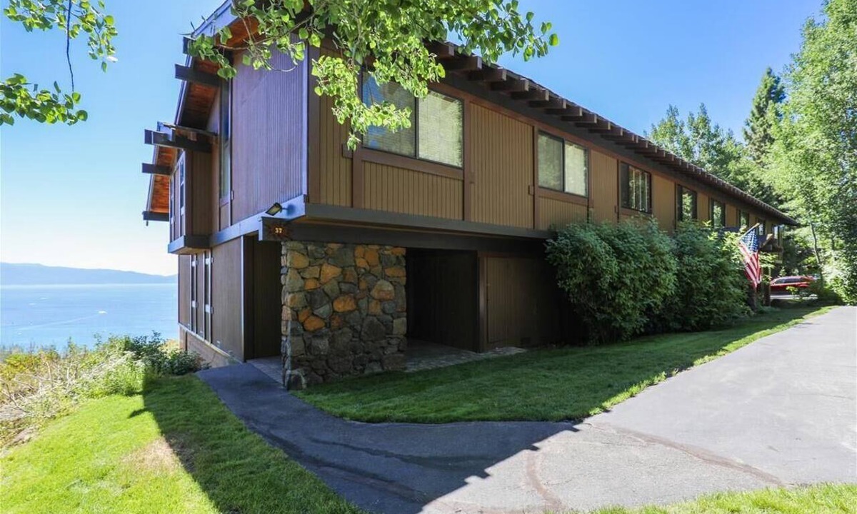 Tahoe City Condo | Panoramic Lake Views & Modern Comfort - Spacious Rocky Ridge #37