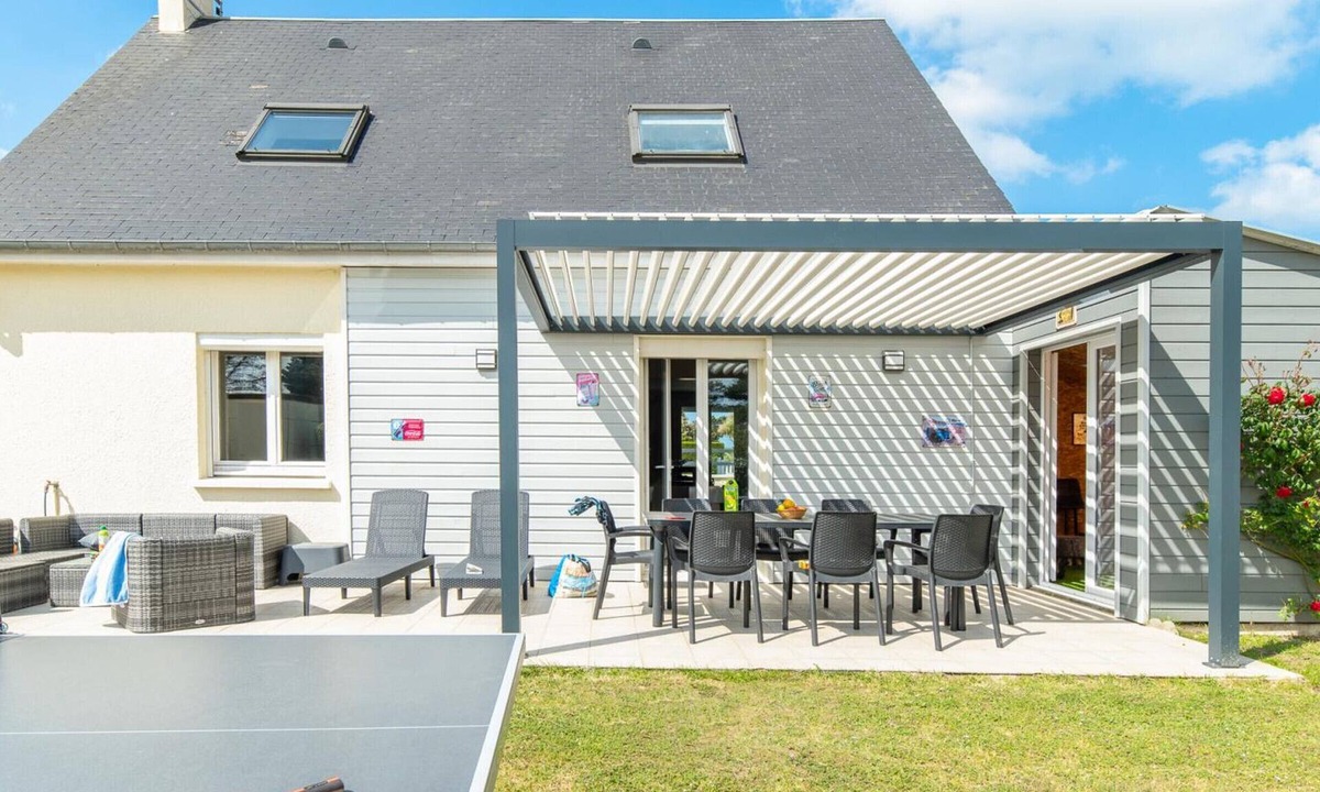 Denneville Cottage | Pavilion, pets allowed - 8 guests, seaside