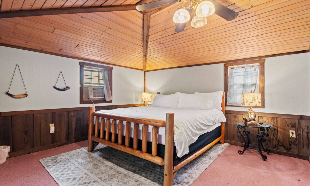 Morgantown Other | Peaceful Farm House - Great for Extended Stays