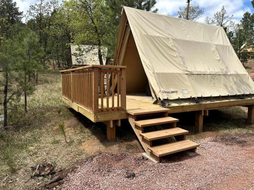 Hermosa Ski Chalet | Peaceful Forest Glamping Retreat Near the Black Hills, Hermosa, South Dakota