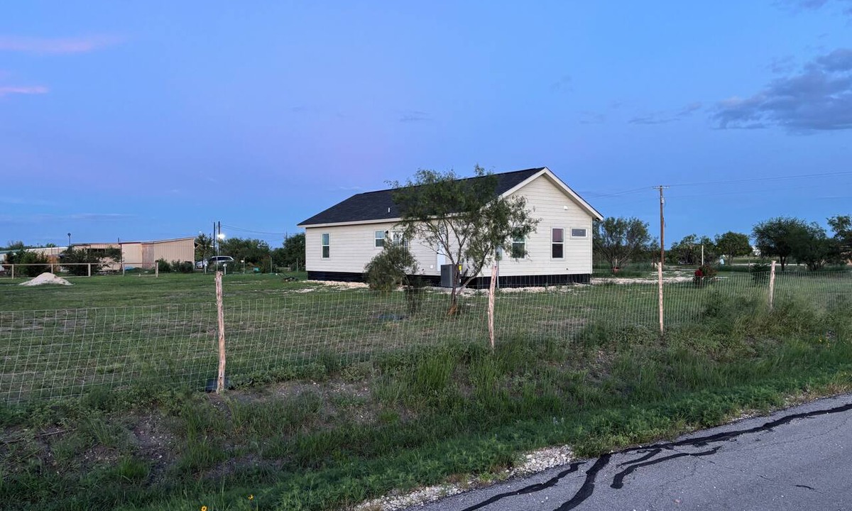 Hondo House | Peaceful Home in the Country