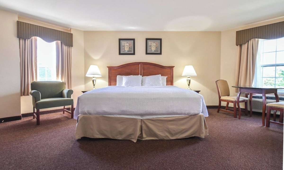 Pembine Hotel | Peaceful Island Getaway! Spacious Suite w/Onsite Pool & Dining | Pet-Friendly!
