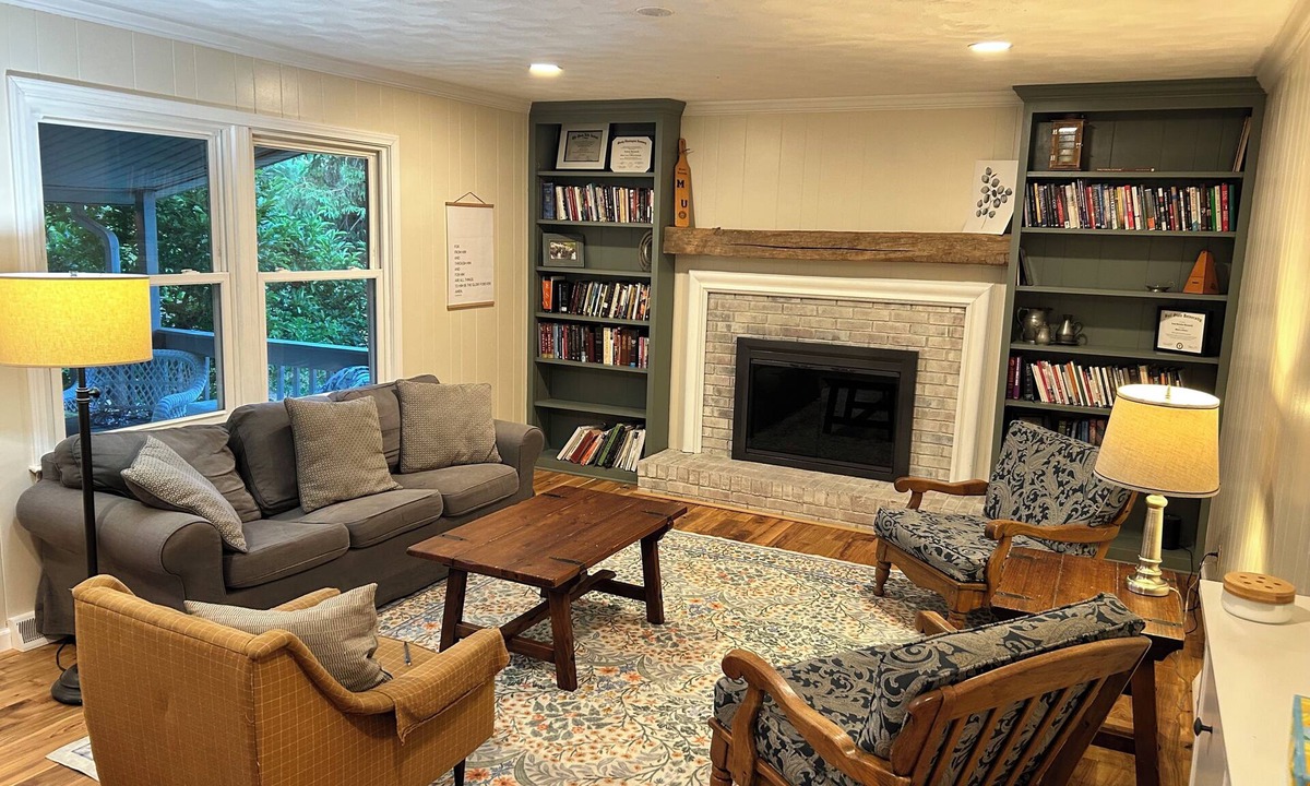 Oxford House | Peaceful Miami University Getaway