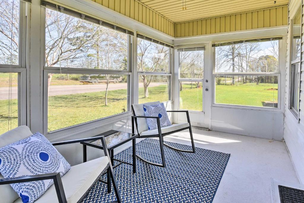 Enterprise House | Peaceful Southern Countryside Escape with Porch