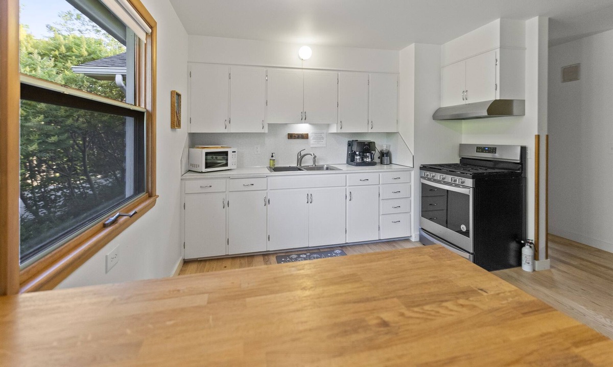 Gills Rock House | Peaceful Space, Cozy Outdoors, North of Sister Bay