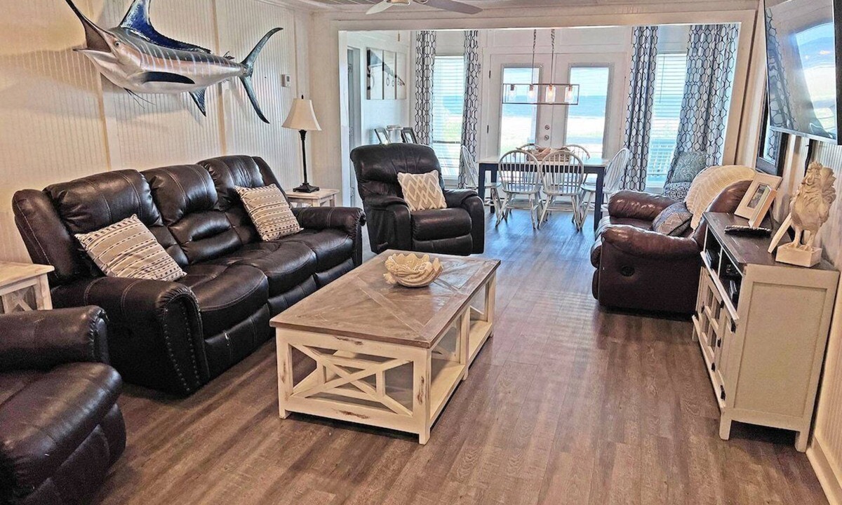 Grand Isle House | Pepsi Camp - Beachfront - Island Realty