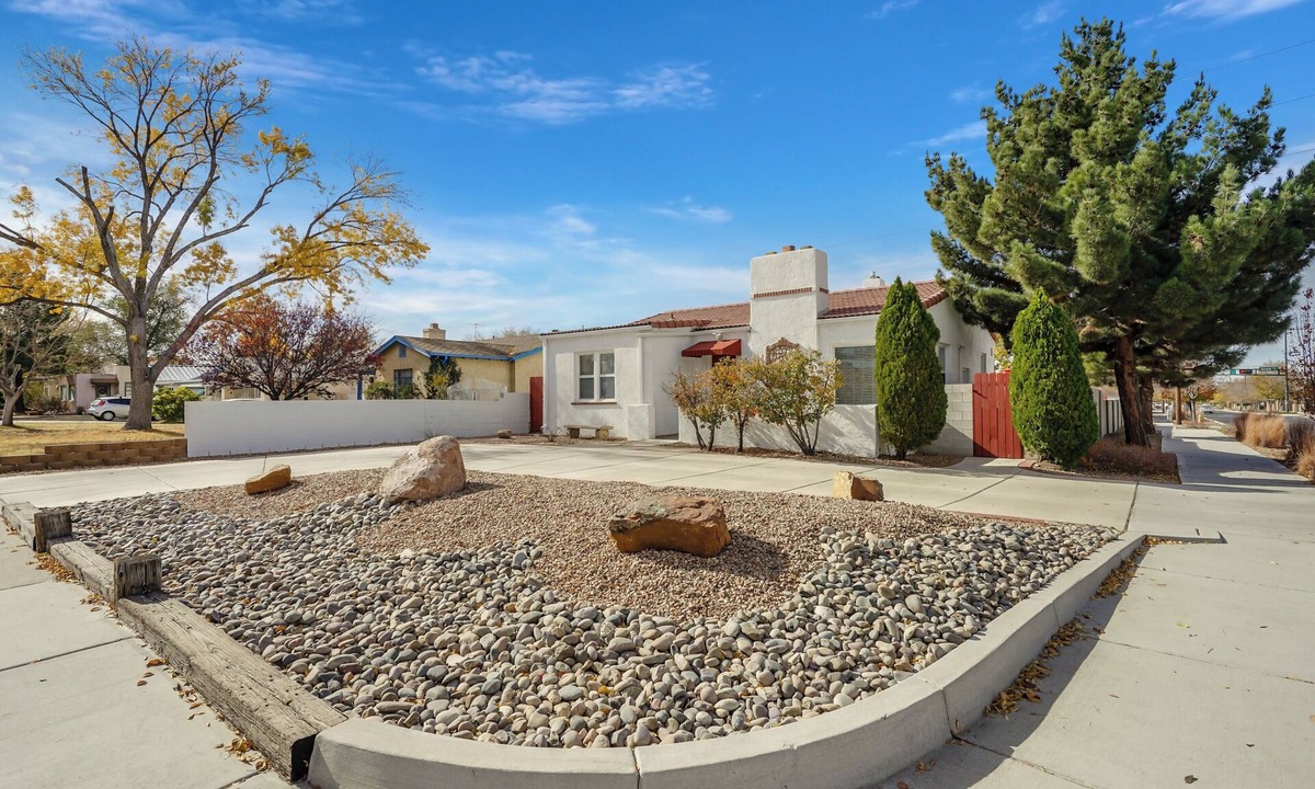 Nob Hill House | Perfectly located in the Albuquerque area of Nob Hill