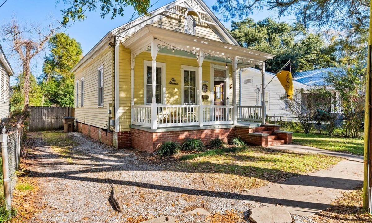 Mobile Cottage | Pet-Friendly Cottage, Walk to Downtown Entertainment & Parades!