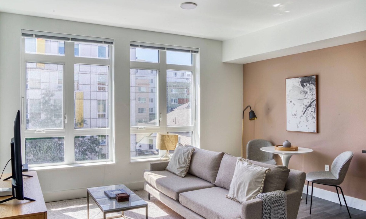 Squire Park Apartment | Pet-Friendly First Hill Jr 1BR w/Gym, Roof Lounge & W/D, by Blueground