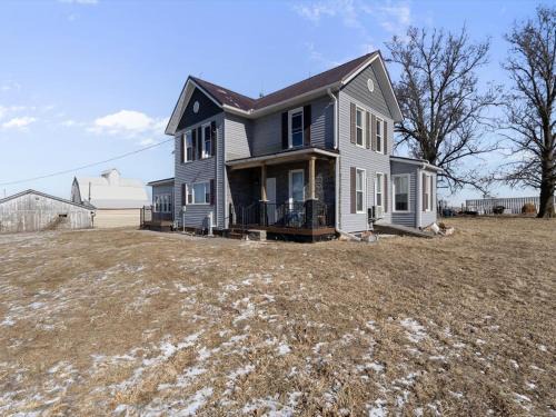 Opheim House | Pet-Friendly Historic 4BR Home in Illinois