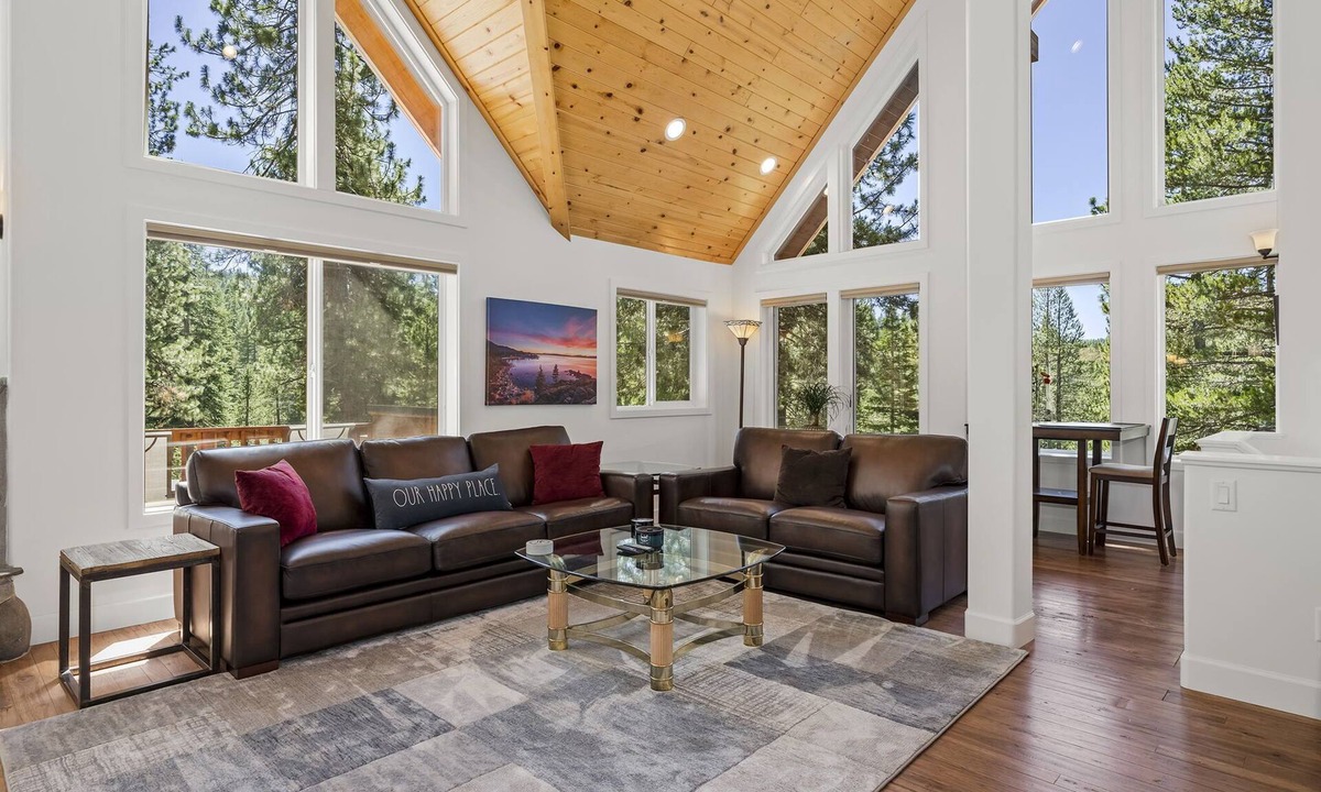 Sugar Pine Estate House | Pet-Friendly Mountain Escape | King Suite, Near Trails, Downtown & Dining