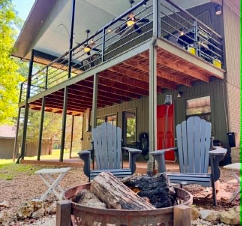 Golden House | Pine Bluff on the Lake