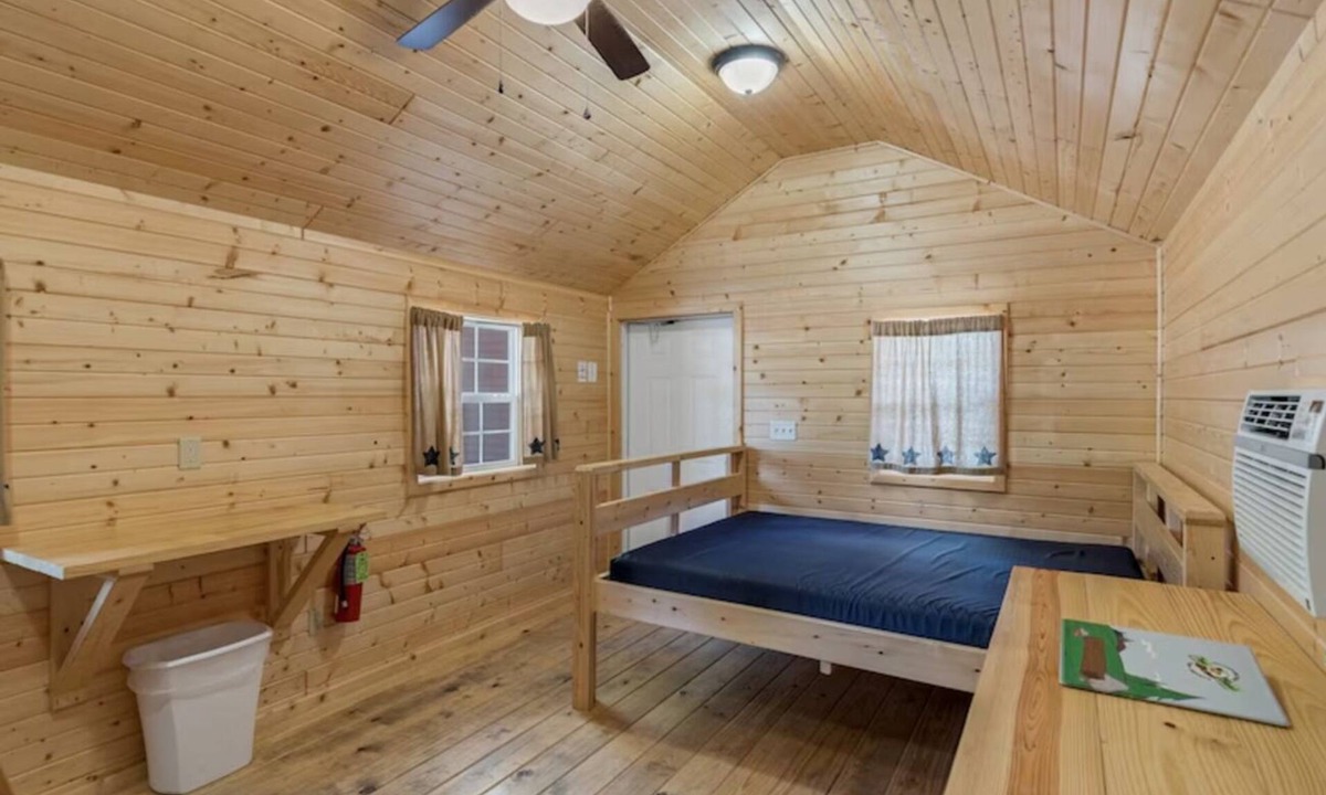 Pittsfield Cabin | Pine Lakes Adventure Stay | Waterpark, Fishing & Lakefront Fun | Lake Views