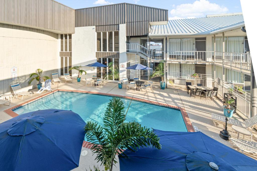 Houma Hotel | Plantation Inn