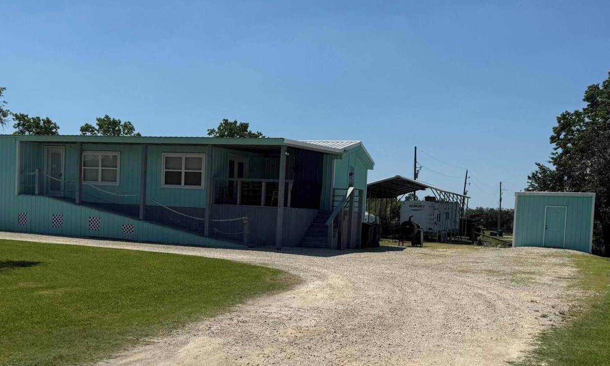 Hackberry House | Po' Man's Fish Camp 4-bedroom 3-bath house in Hackberry, Louisiana