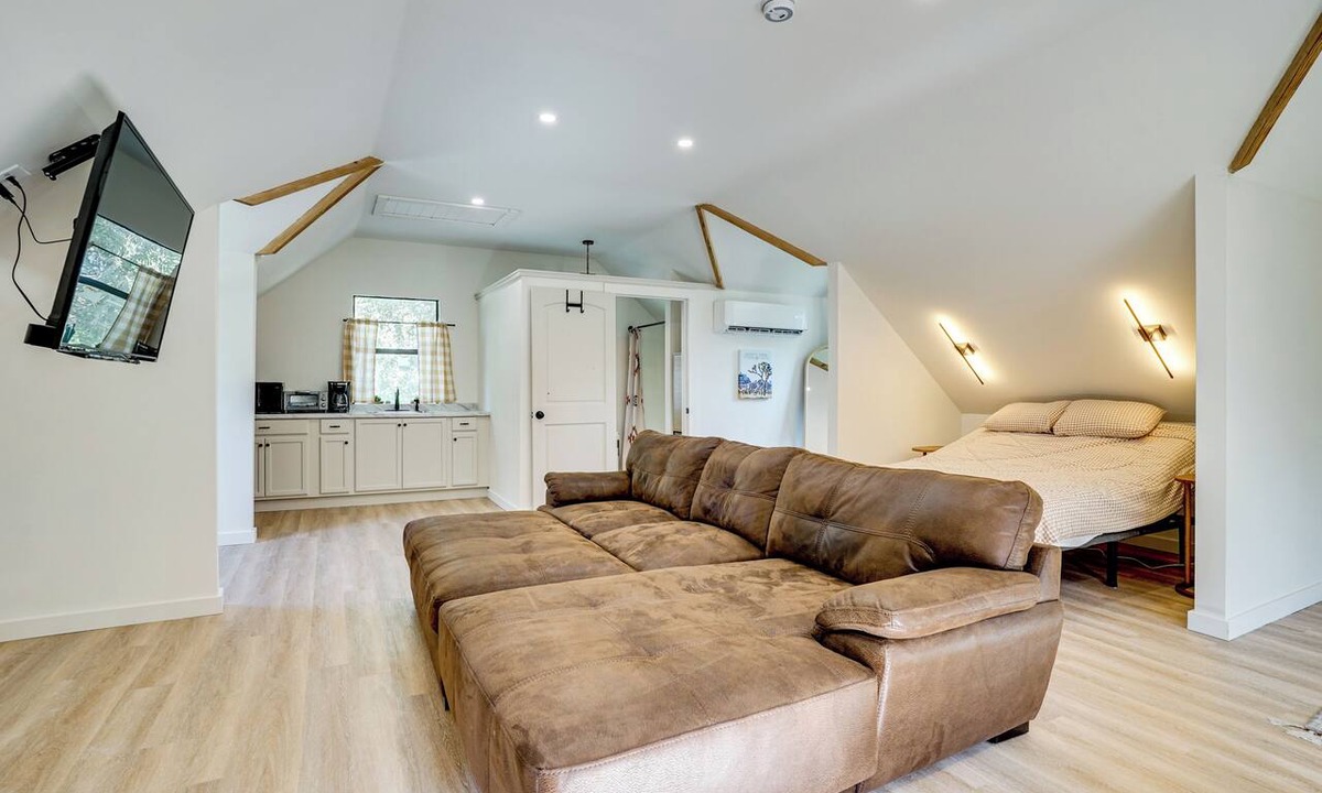 Weatherford Apartment | Pool, Fire Pit! Farm Retreat Near Dwtn Weatherford