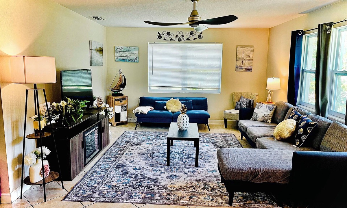 South Daytona House | Pool House 3 miles from the 🏖 Beach