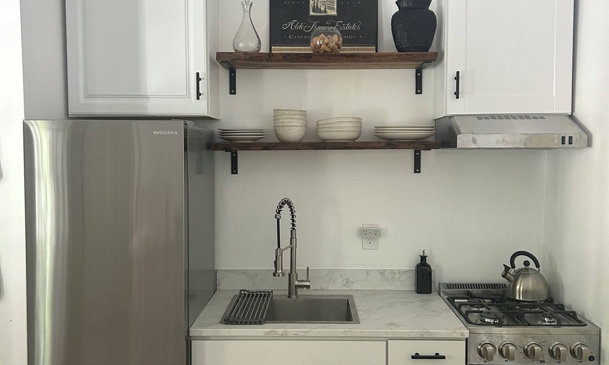 Lower Garden District House | Private garden district apartment