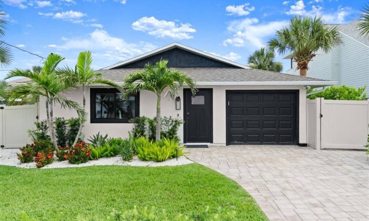 Horton Shores House | Private Heated Pool - 3BR Home, Steps to Beach + Fire Pit + Near Flagler