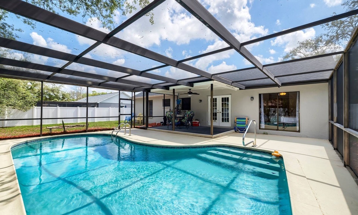 Berkeley Manor House | Private Pool Oasis/Clean & Spacious
