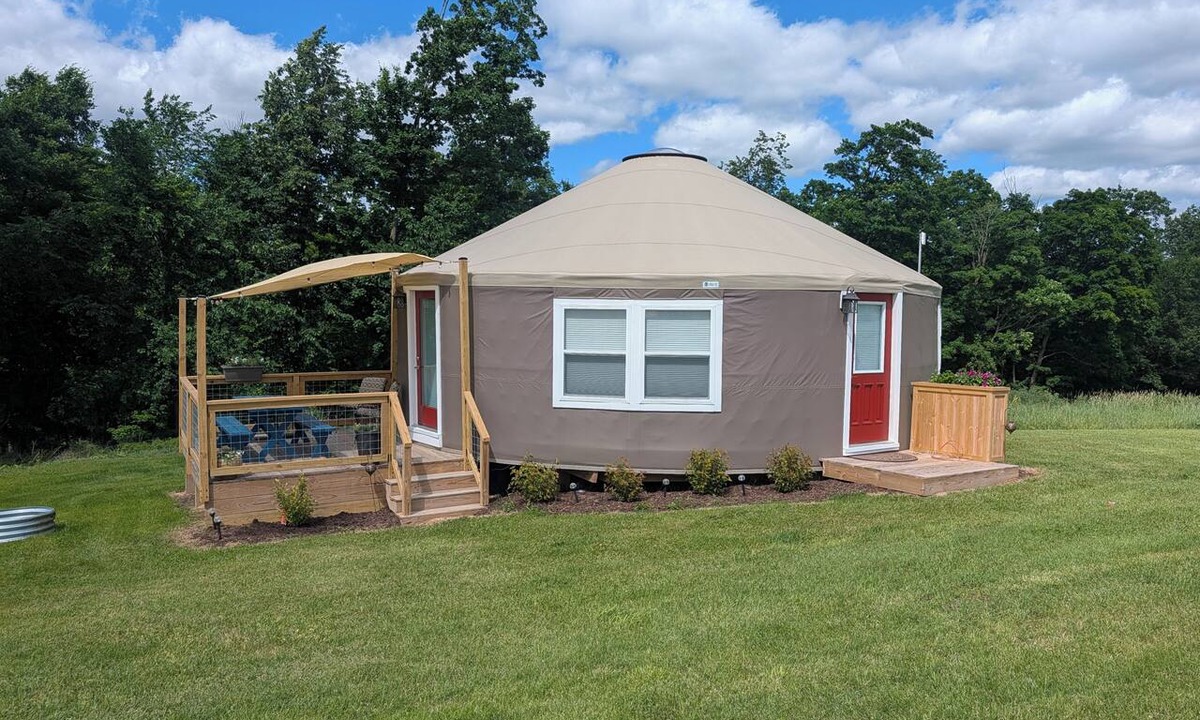 Richland Center Cabin | Private Yurt with AC in Soldiers Grove
